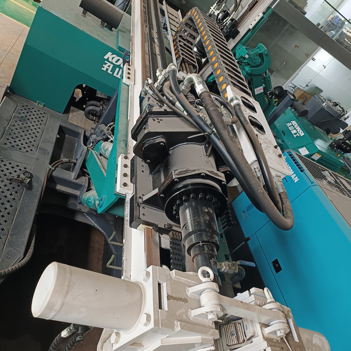 Højstyrke pladekæder til stenbolteboremaskiner